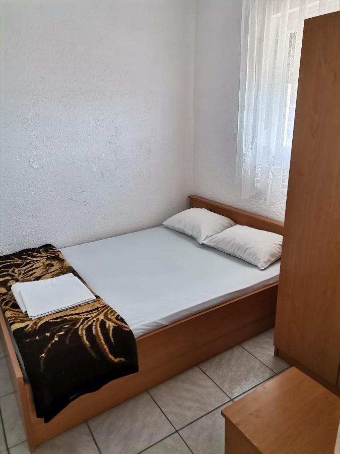 Danijela Apartment Nin Bagian luar foto